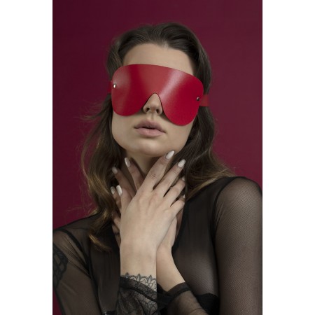 Маска кожаная закрытая Feral Feelings - Blindfold Mask красная